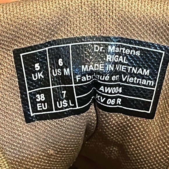 Dr. Martens Rigal Leather Boot - Picture 8 of 9